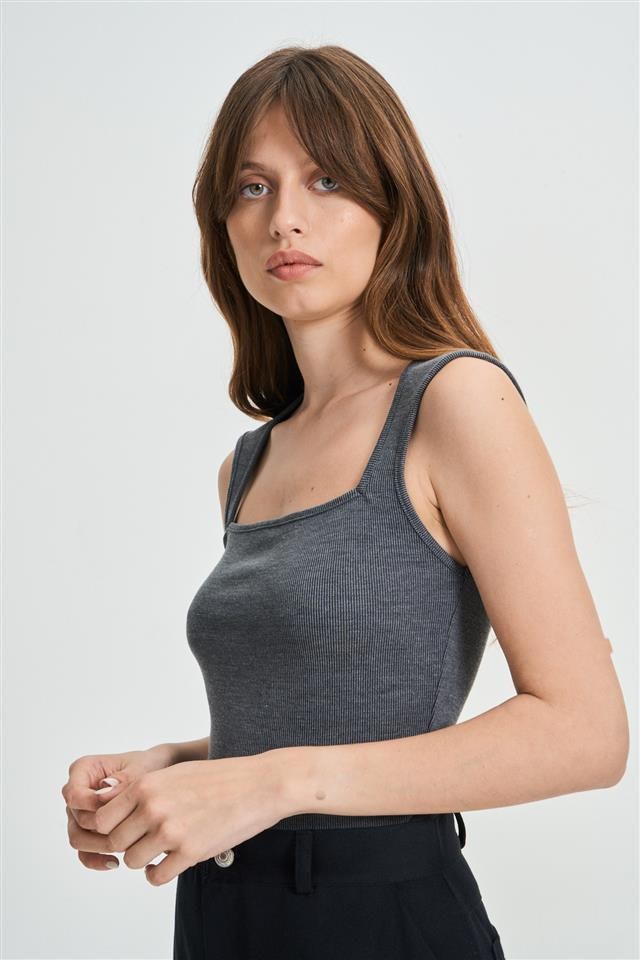 MUSCULOSA AINE